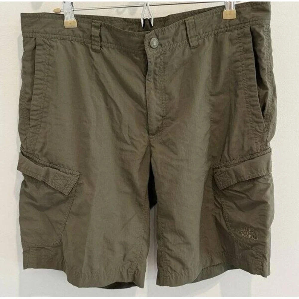 The North Face Mens Olive Green Cargo Ripstop Shorts Nylon Size 36